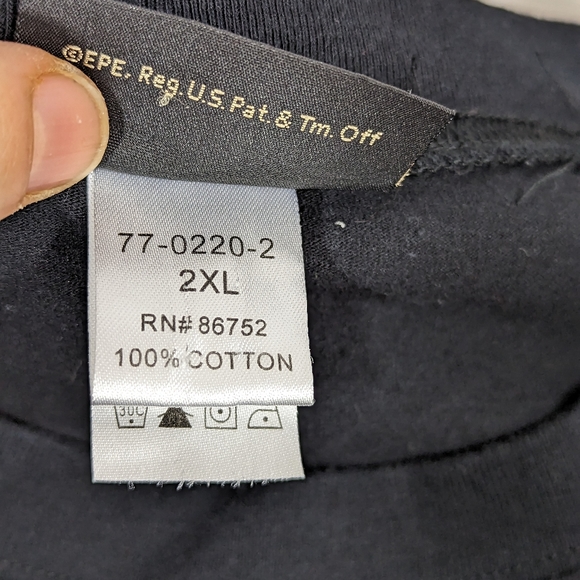 Elvis in Hawaii Live Satellite Broadcast of The King 2XL - Picture 5 of 10